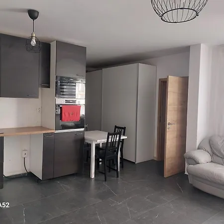 Appartement New Next To Old Town